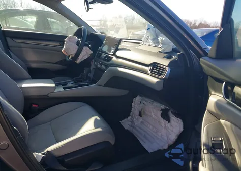 2018 Honda Accord Lx z USA, uszkodzony, nr VIN 1HGCV1F13JA157359